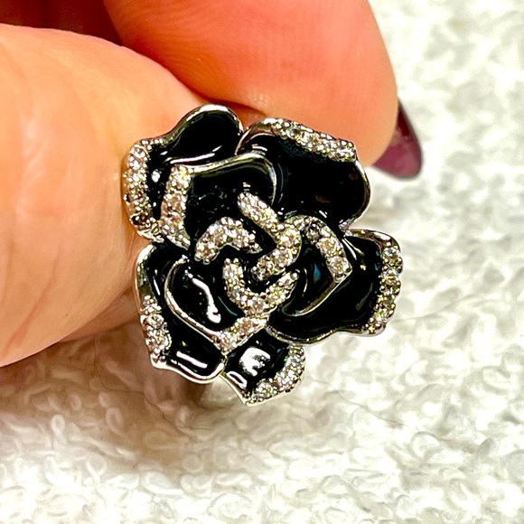 Fashion Jewelry Jewelry - Fashion Jewelry Black and Silver Rose Ring